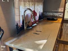 2019 Thor Motor Coach Quantum RC25, $ 59,999