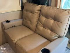 2019 Thor Motor Coach Quantum RC25, $ 59,999