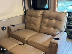 2019 Thor Motor Coach Quantum RC25, $ 59,999