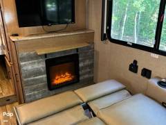 2019 Thor Motor Coach Quantum RC25, $ 59,999