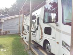 2017 Thor Motor Coach Hurricane 29M, $ 62,000