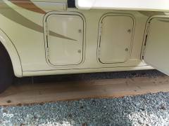 2017 Thor Motor Coach Hurricane 29M, $ 62,000