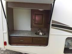 2017 Thor Motor Coach Hurricane 29M, $ 62,000
