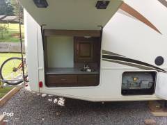2017 Thor Motor Coach Hurricane 29M, $ 62,000