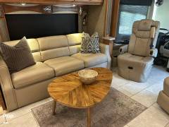 2018 Tiffin Phaeton 40IH, $ 218,000