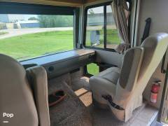 2016 Fleetwood Flair 31B, $ 44,000