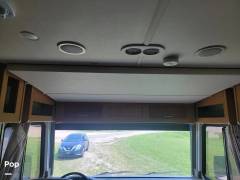 2016 Fleetwood Flair 31B, $ 44,000