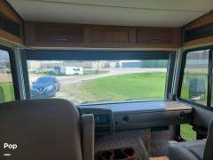2016 Fleetwood Flair 31B, $ 44,000