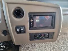 2016 Fleetwood Flair 31B, $ 44,000