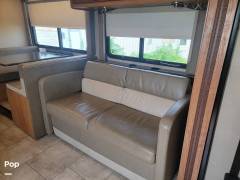 2016 Fleetwood Flair 31B, $ 44,000