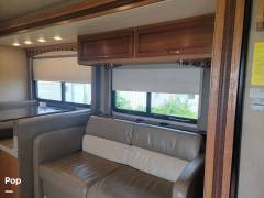 2016 Fleetwood Flair 31B, $ 44,000