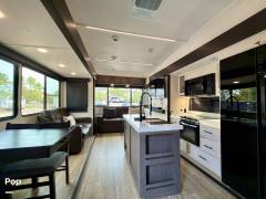 2025 Cherokee Arctic Wolf 3250SUITE, $ 51,900