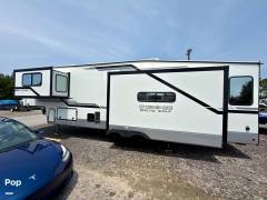 2025 Cherokee Arctic Wolf 3250SUITE, $ 51,900