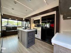 2025 Cherokee Arctic Wolf 3250SUITE, $ 51,900