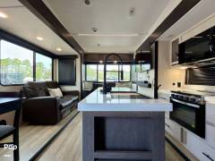 2025 Cherokee Arctic Wolf 3250SUITE, $ 51,900