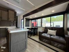 2025 Cherokee Arctic Wolf 3250SUITE, $ 51,900