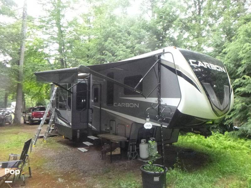 2020 Keystone Carbon 358, $ 45,000