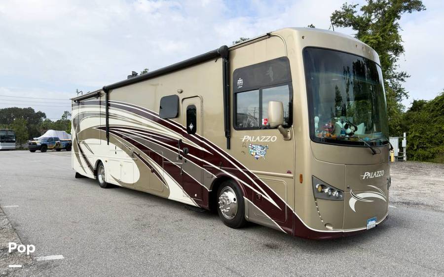 2016 Thor Motor Coach Palazzo 36.2, $ 121,000