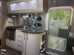 2019 Airstream International 27FB Queen Serenity, $ 83,400