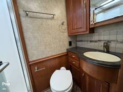 2017 Winnebago Journey 36M, $ 135,000