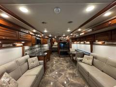 2017 Winnebago Journey 36M, $ 135,000
