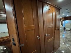 2017 Winnebago Journey 36M, $ 135,000