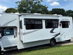 2007 Thor Motor Coach Four Winds 32B, $ 44,000