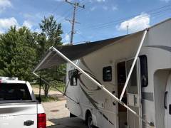 2007 Thor Motor Coach Four Winds 32B, $ 44,000