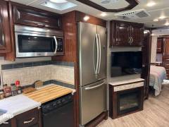 2019 Fleetwood Bounder 35K, $ 85,000
