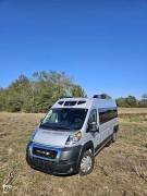 2023 Roadtrek Play, $ 80,000