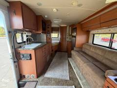 2013 Winnebago View 24J, $ 47,500