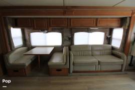 2007 Fleetwood Discovery 39S, $ 49,900