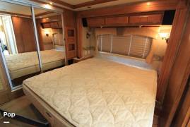 2007 Fleetwood Discovery 39S, $ 49,900