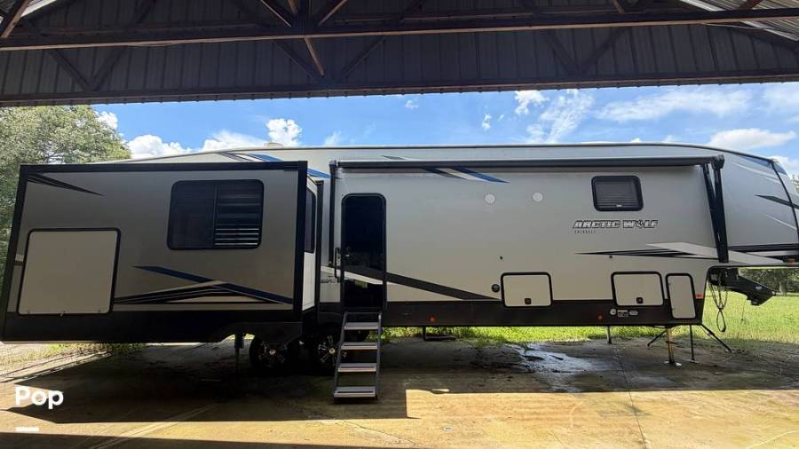 2022 Cherokee Arctic Wolf 3660SUITE, $ 39,000