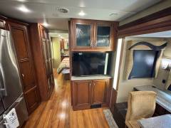 2015 Newmar Canyon Star 3953, $ 79,900