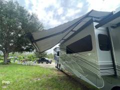 2016 Winnebago Ellipse Ultra 42QL, $ 197,000
