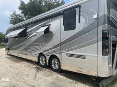 2016 Winnebago Ellipse Ultra 42QL, $ 197,000