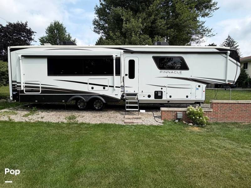 2025 Jayco Pinnacle 38FBRK, $ 89,000
