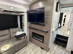 2025 Jayco Pinnacle 38FBRK, $ 89,000