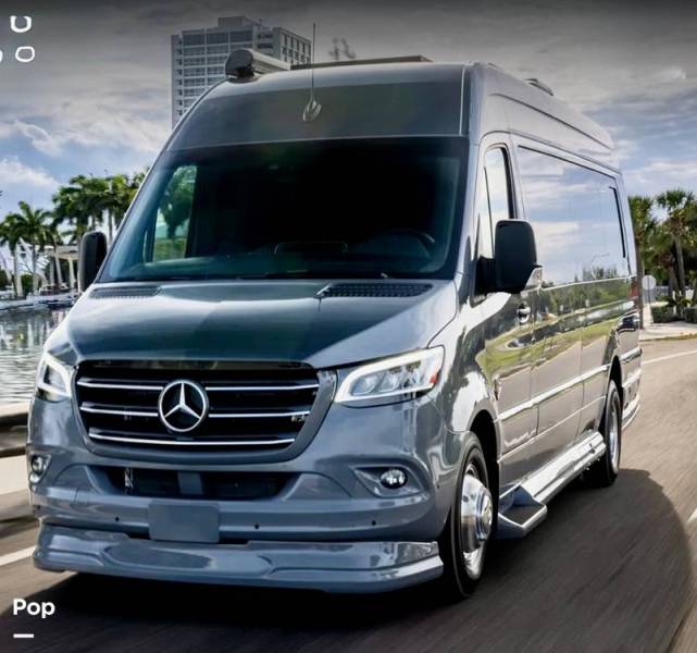 2025 OGV Luxury Coach 4TBA 170E AWD, $ 164,000