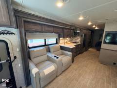 2022 Thor Motor Coach Miramar 35.2, $ 150,000