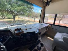 2022 Thor Motor Coach Miramar 35.2, $ 150,000