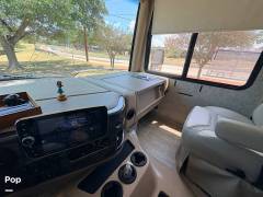 2022 Thor Motor Coach Miramar 35.2, $ 150,000