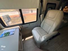 2022 Thor Motor Coach Miramar 35.2, $ 150,000