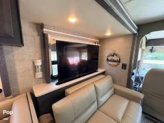 2022 Thor Motor Coach Miramar 35.2, $ 150,000