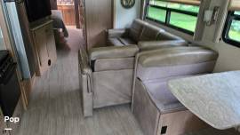 2019 Thor Motor Coach Windsport 35M, $ 84,000
