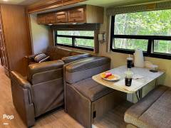 2019 Thor Motor Coach Windsport 35M, $ 84,000