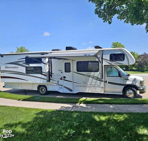 2017 Forest River Sunseeker 3170DS, $ 45,600