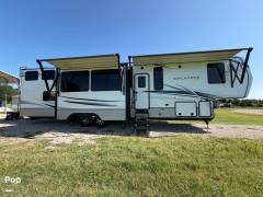 2022 Keystone Avalanche 390DS, $ 57,300