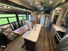 2022 Keystone Avalanche 390DS, $ 57,300